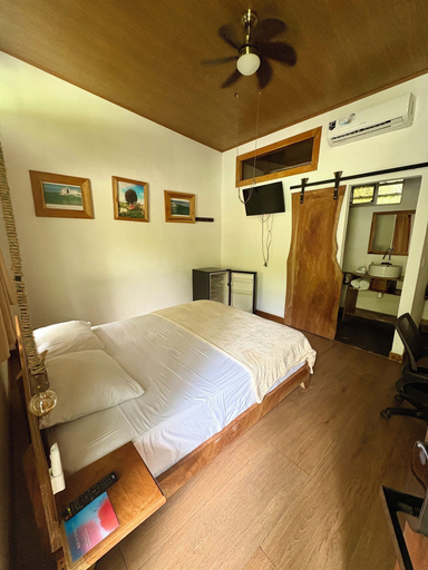 Room 4, Pura Vida Surfers, Puntarenas
