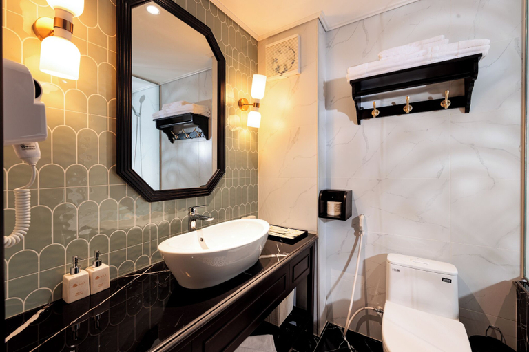 Bathroom 3, Sala Tam Coc Hotel & Spa, Hoa Lư