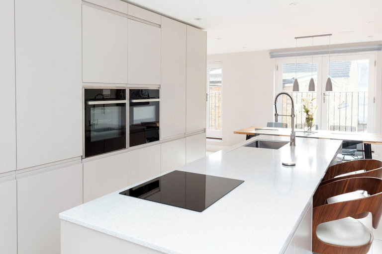 Others 5, Fabulous Central Windsor Town House With Parking, Slough