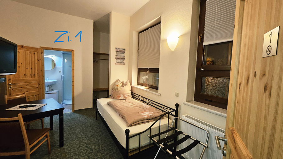 Room 2, Burgblick, Meißen