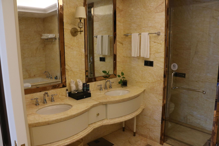 Bathroom 3, Runze Hotel Zhejiang, Lishui