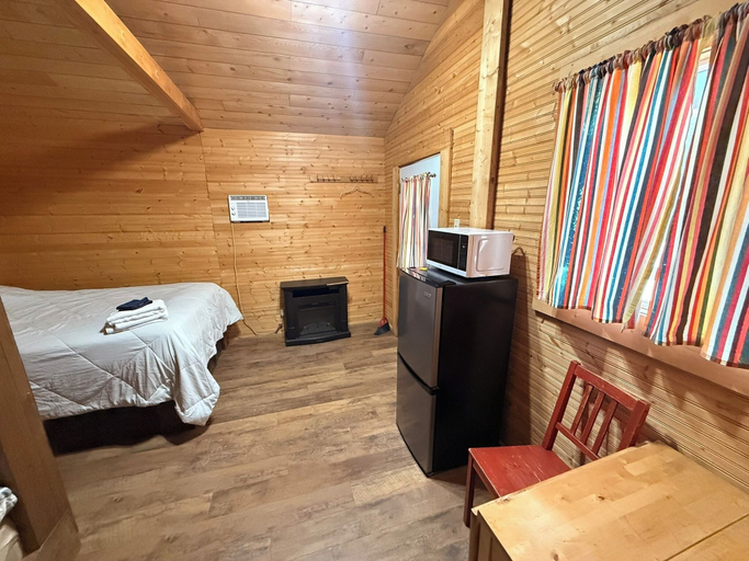 Room 3, Noah's Ark Campground, Columbia-Shuswap