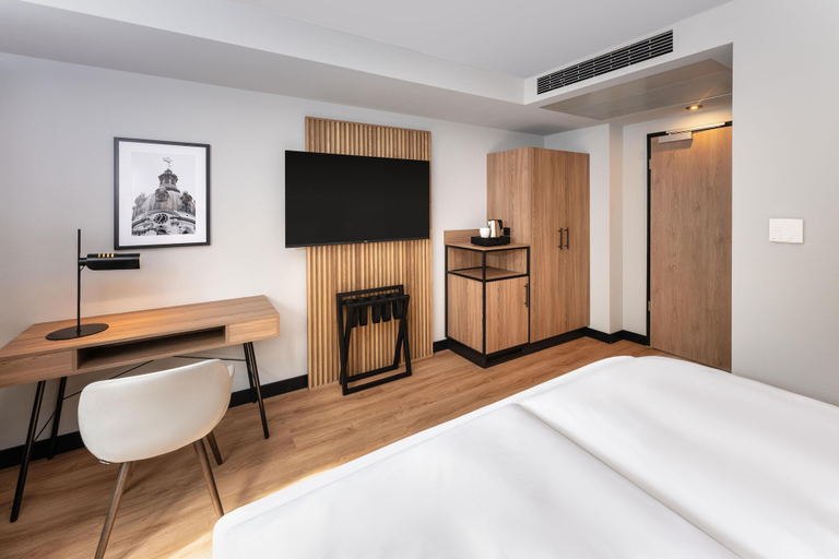Bedroom 3, Radisson Hotel Berlin Charlottenburg, Berlin