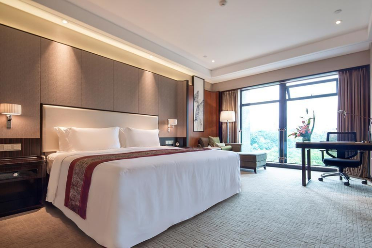 Bedroom 2, Howard Johnson Jinyi Hotel Chongqing, Chongqing
