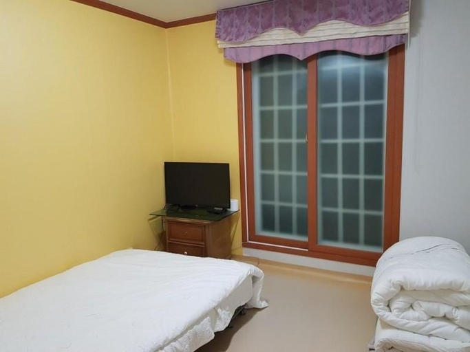 Bedroom 2, Yangyang Youwana Pension, Yangyang