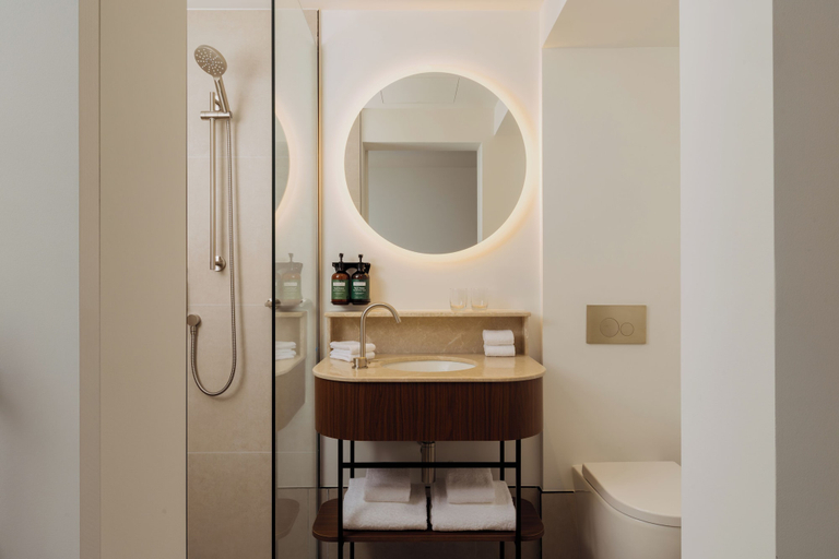 Bathroom 4, Crowne Plaza MELBOURNE CARLTON, Melbourne