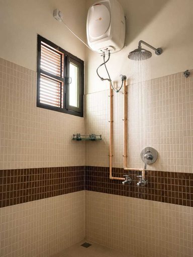 Bathroom 2, Smiriti Bhawan, Varanasi