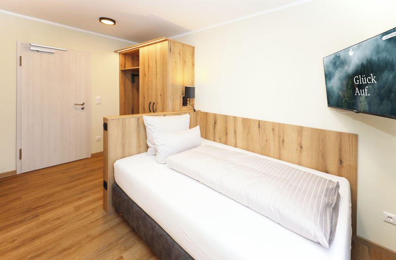 Bedroom 4, Hotel Erlebnis Wald, Erzgebirgskreis