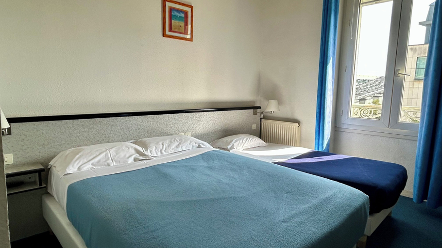 Bedroom 3, Hôtel Terminus, Ille-et-Vilaine