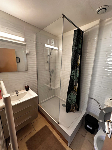 Bathroom 2, PB-DORDOGNE, Dordogne
