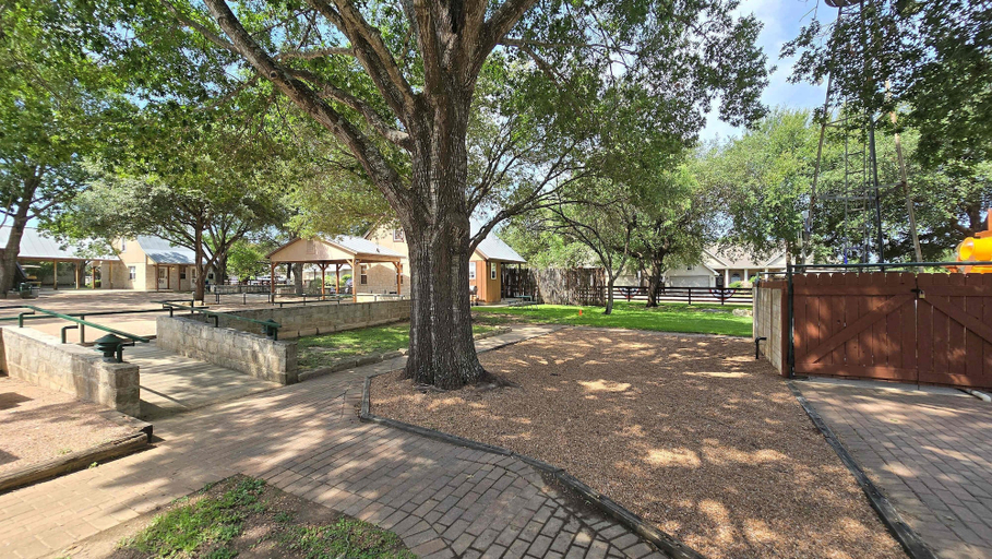 View from room, Stoneflower Dual Studio Stay, Comal