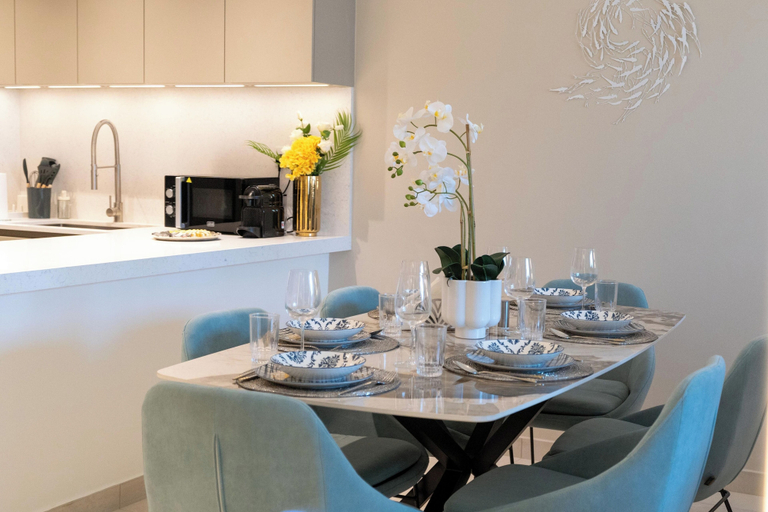 Dining 5, bnbme - Al Jazi - 2BR, Dubai
