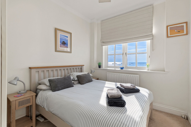 Bedroom 4, 1 Sunny Cove - Direct Beach Access Sea Views, Pembrokeshire