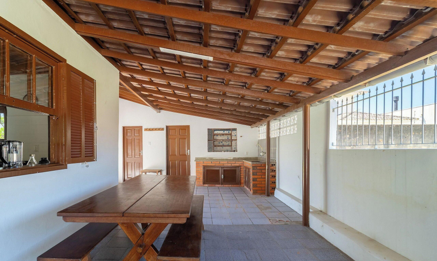 Outdoor dining, House w/ 2 Bedrooms 650 m From the Beach Adu0440, Florianopolis