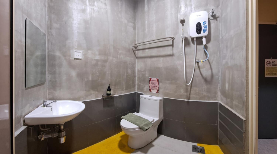 Bathroom 4, Eman Cottage@KIP Sentral KLIA1 & KLIA2, Sepang