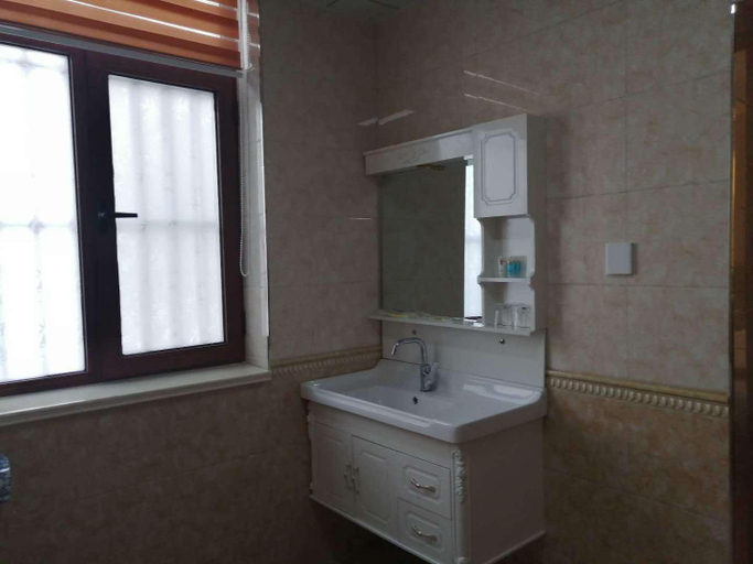 Bathroom 3, Super 8 Hotel (Baoding Xiong'an New District Rongcheng Center), Baoding