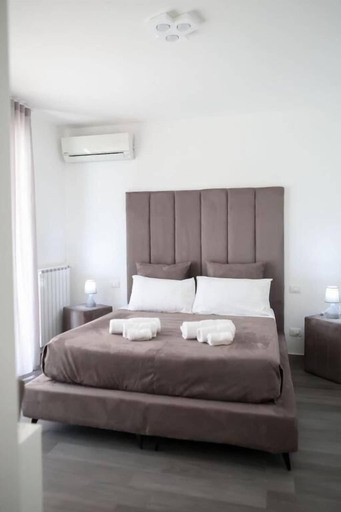 Bedroom 1, AIRPORT BARI GREY, Bari