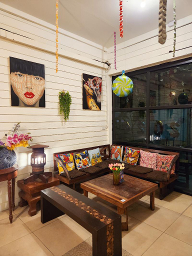 Public Area 2, Back Home Backpackers, Phra Nakhon