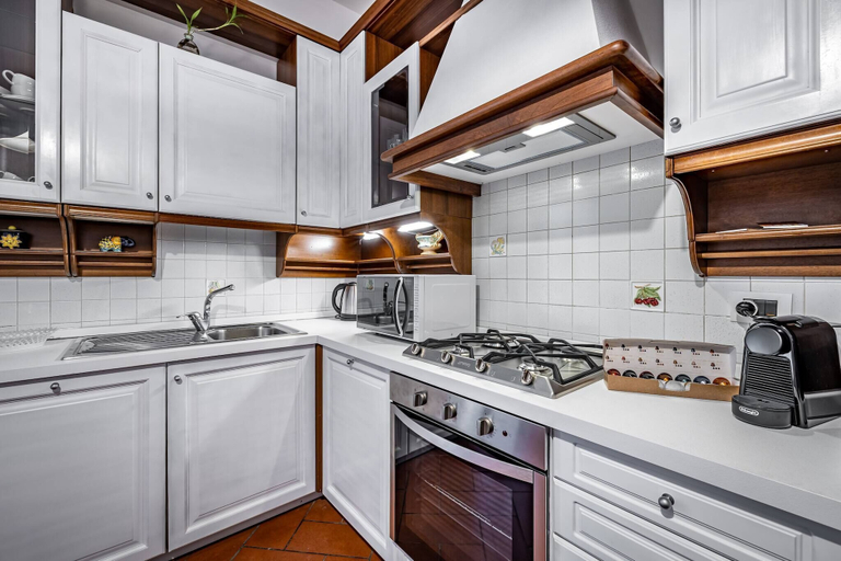 Private kitchen 5, Lungarno Colombo 28, Florence