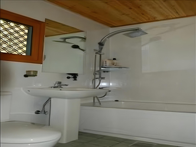 Bathroom, Namhae Hanok Pension Gowunjae, Namhae