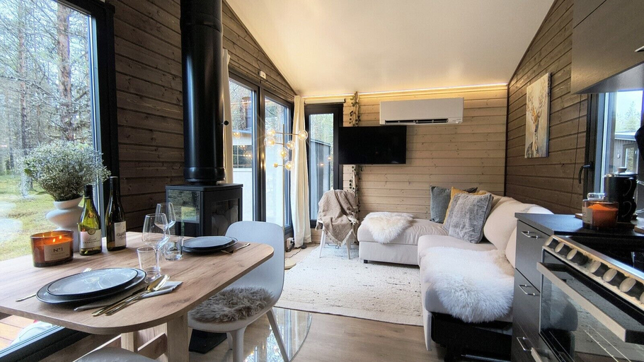 Room 3, Lapelland Riverside Village, Lapland