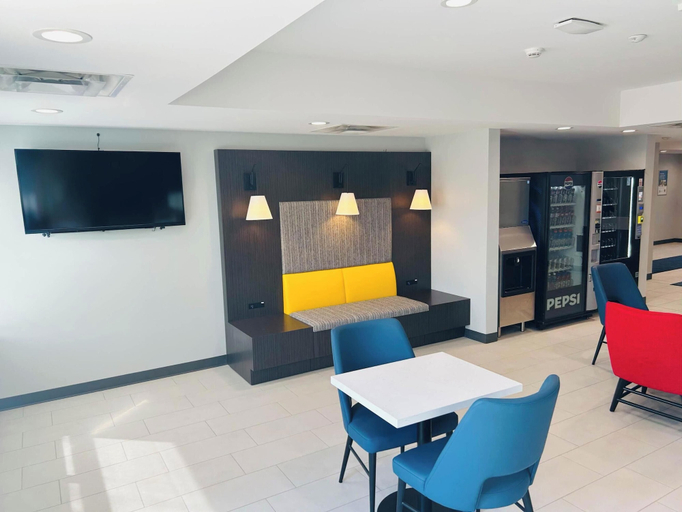 Restaurant, Studio 6 – Dryden, ON, Kenora