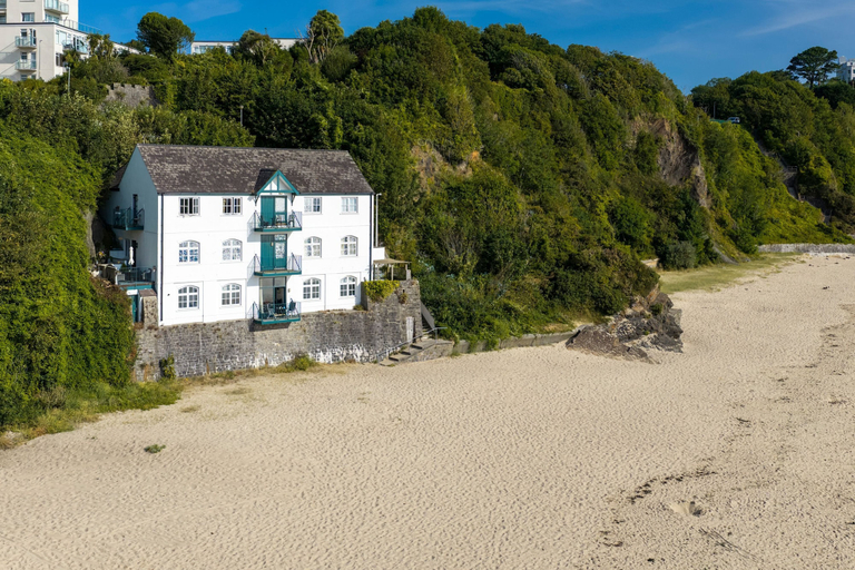 Exterior & Views, 1 Sunny Cove - Direct Beach Access Sea Views, Pembrokeshire