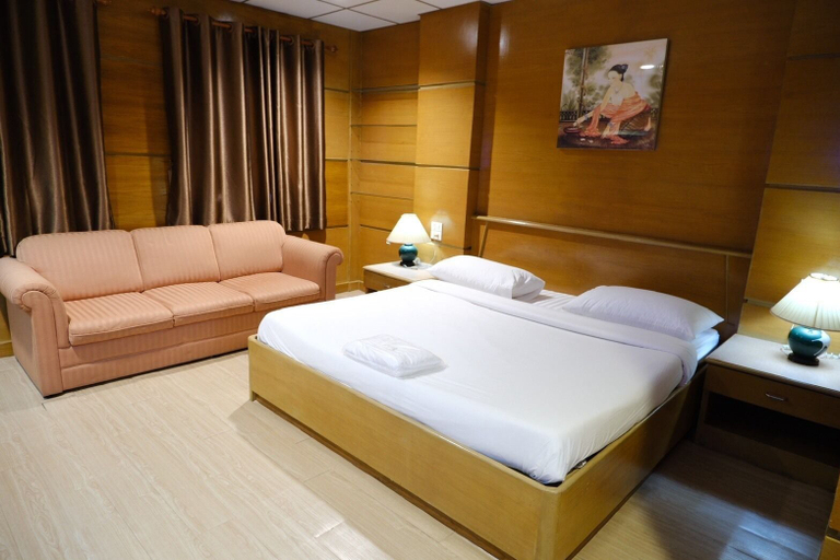 Room 2, Yindee Court Hotel, Muang Rayong