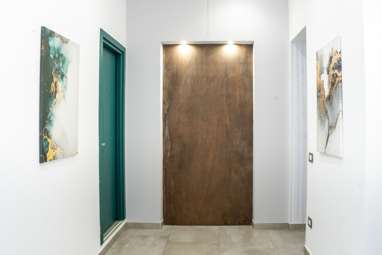 Room 4, Duomo 5 - Maria s Bright Flat at the Cathed w Balc, Napoli