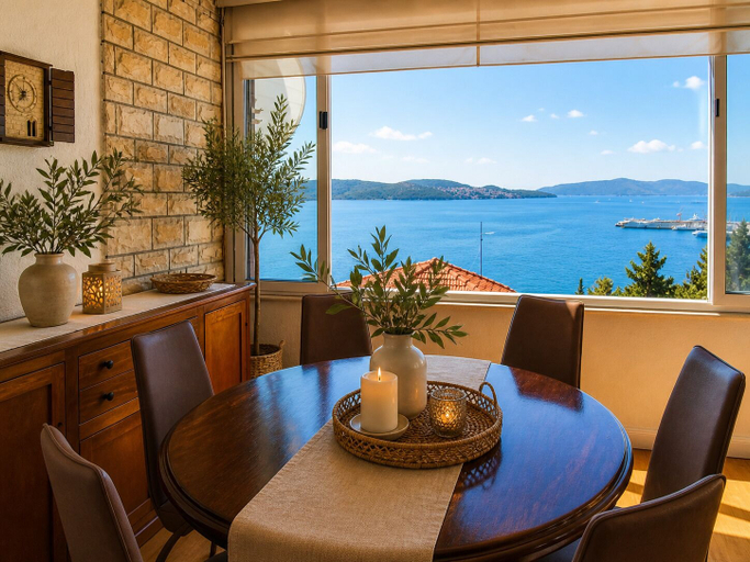 Others 1, Apartment With Breathtaking sea View, Trogir