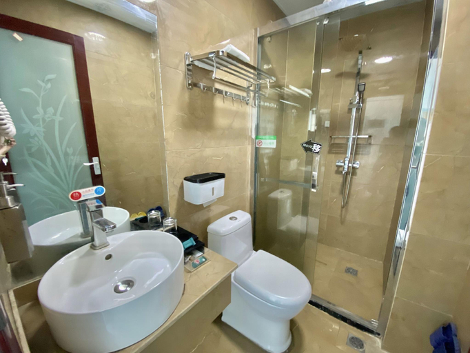 Bathroom 3, Haowangjiao Hostel, Jinhua