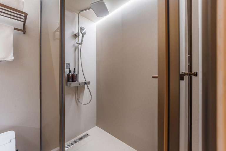 Bathroom 3, JI Hotel (Shenyang Station Taiyuan Street), Shenyang