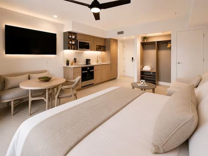 Room 4, The Grand Bliss, Miami-Dade