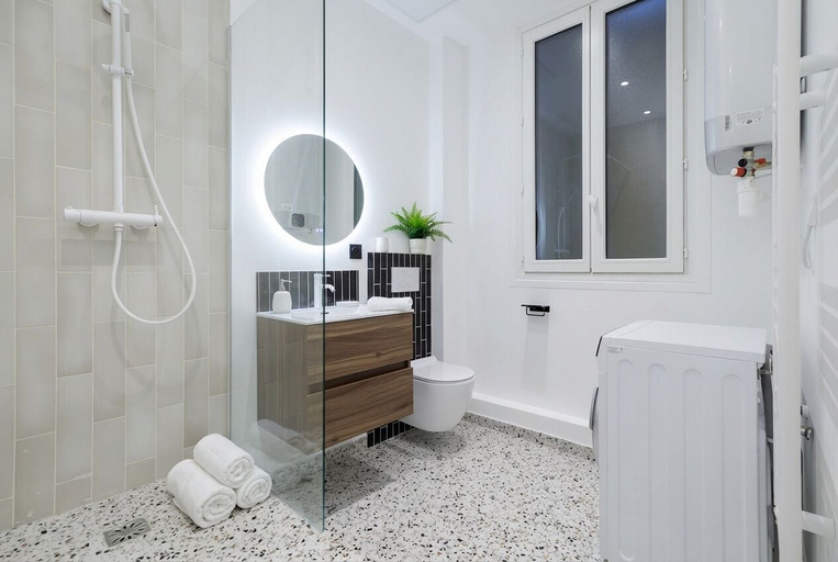 Bathroom 4, PoeticStay - Champs-Élysées - Galilée, Paris