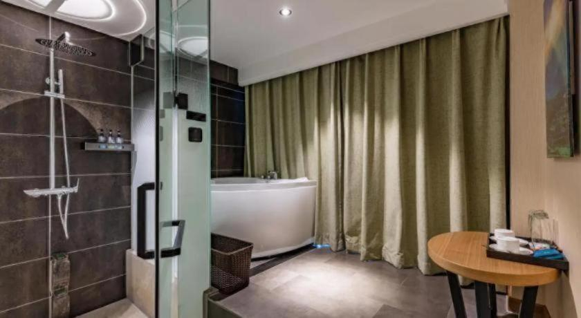 Bathroom 5, Qiuguo Hotel Beijing 789 Art District, Beijing