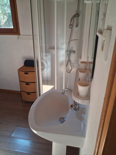 Bathroom, U pozzu hotel, Corse-du-Sud