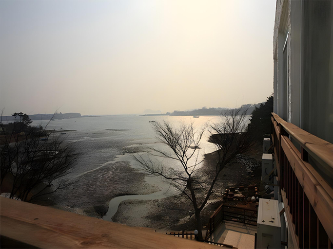 Others 4, Ocean Story Pension, Taean