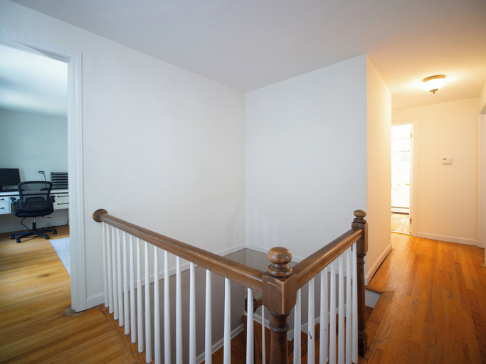 Interior 3, Connecticut Beach Home, New London
