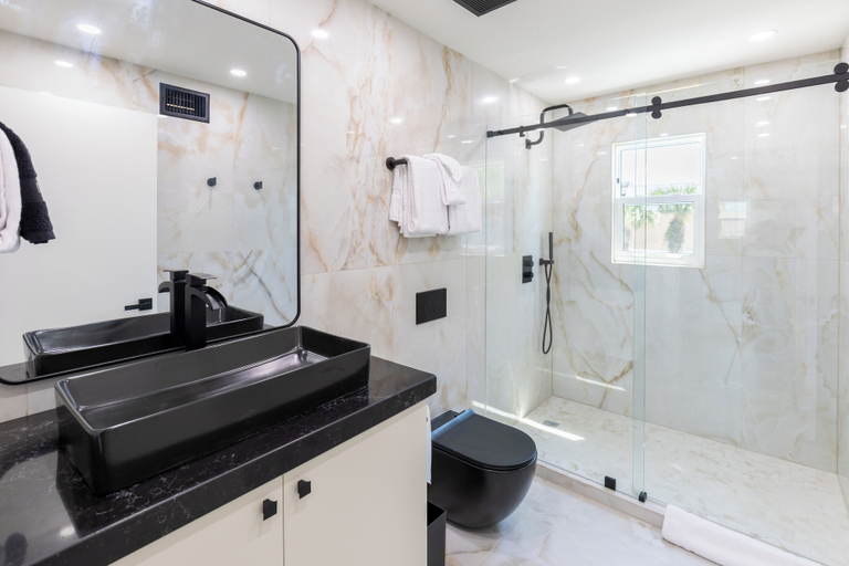 Bathroom 4, Octa Collection on Front Beach, Bay