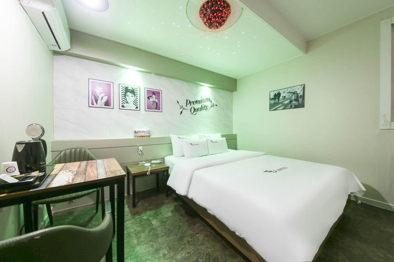 Bedroom 3, Jinju Feel Hotel, Jinju