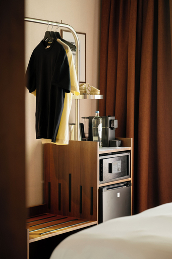 Bedroom 3, Hotel Vrythof - just a room - digital key by email or SMS, Maastricht