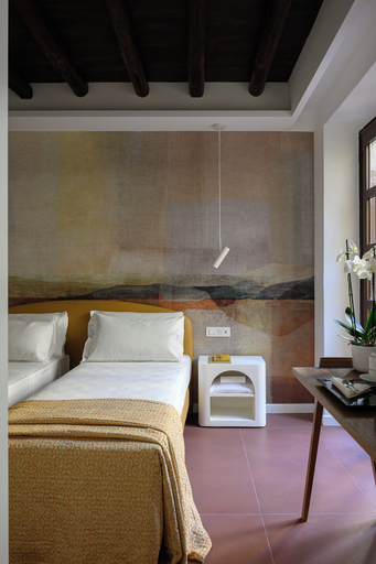 Bedroom 2, Daisy Trevi Apartments, Rome