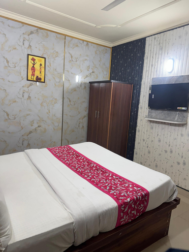 Room 2, Hotel Max Apple In, Agra