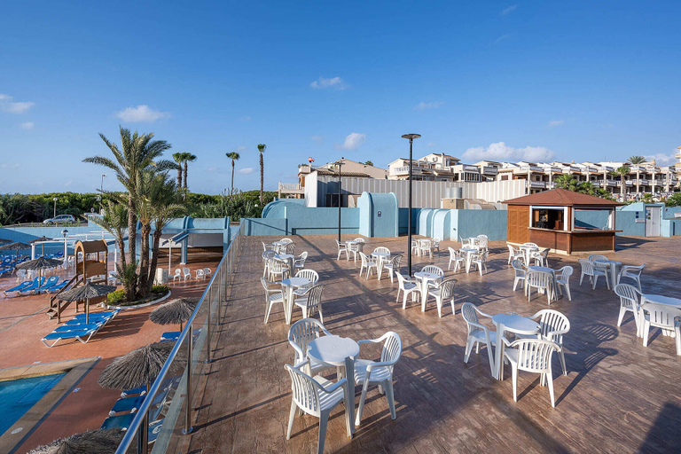 Outdoor dining 2, Hotiday Guardamar Playa, Alicante