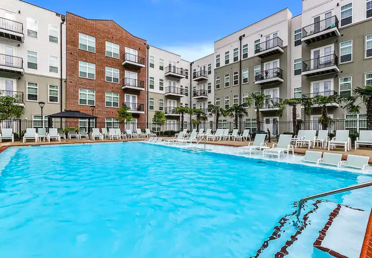 Room 1, Stylish 2BR Family Apartment by Dtla, Los Angeles