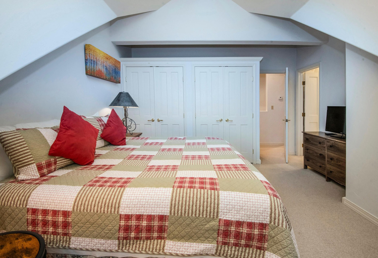 Room 2, Aspenwood 301, 3BD Condo in Arrowhead, Eagle