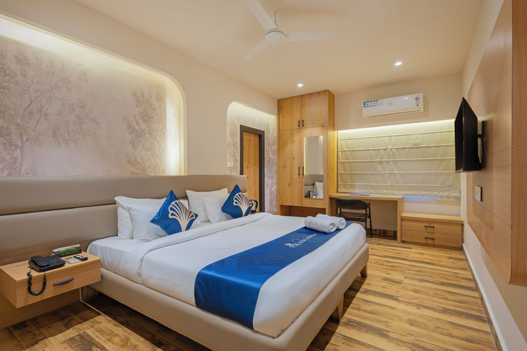 Room 5, Hotel Elvo Suites Madhapur HITEC City, Hyderabad
