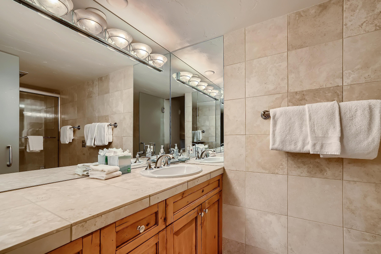 Bathroom 4, Treetops 5C, 3BD Ski-in Ski-out Condo, Eagle