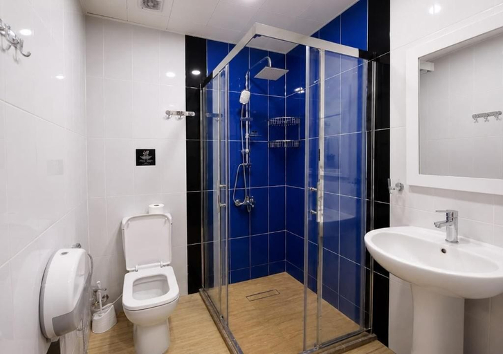 Bathroom 5, Sahil Bay Hostel, Baku