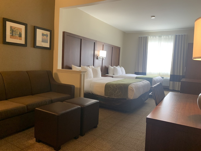 Bedroom 3, Comfort Suites Peoria I-74, Peoria